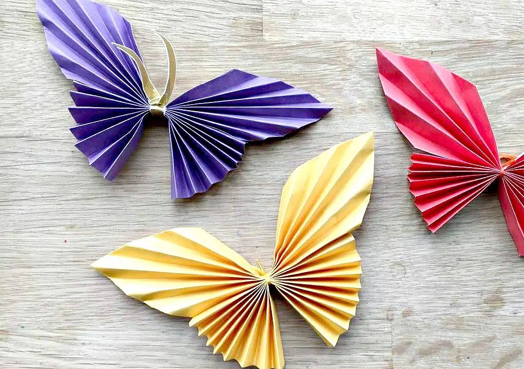 Детская поделка «бабочка» из бумаги для цветов