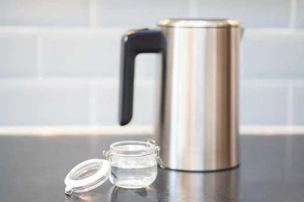 Как почистить чайник: 6 проверенных способов для любого случая