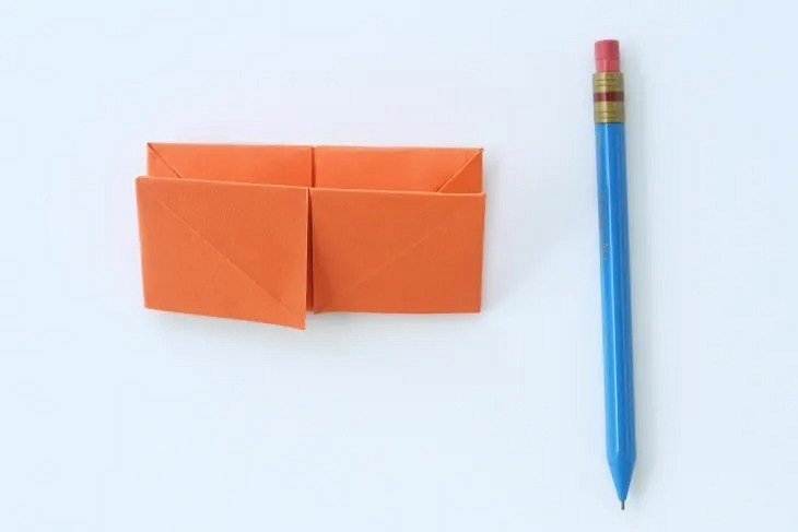 Делаем книжную закладку «Карандаш» в технике оригами. Мастер-класс