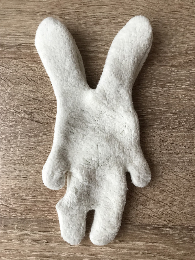 Символ года 2023 своими руками: шьём очаровательного кролика по универсальной выкройке