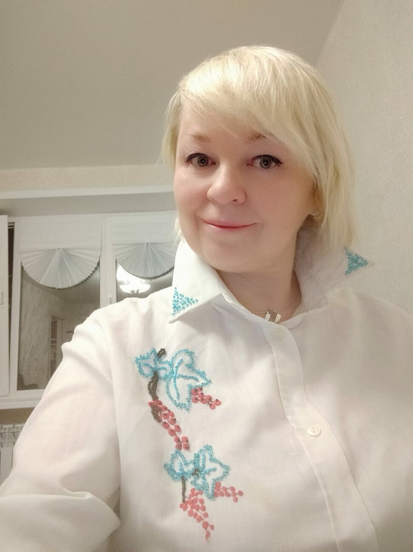 Белая блуза с вышивкой в смешанной технике от Наталья Матвеева