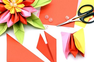 Оригами-цветок из бумаги: 7 мастер-классов со схемами и видео