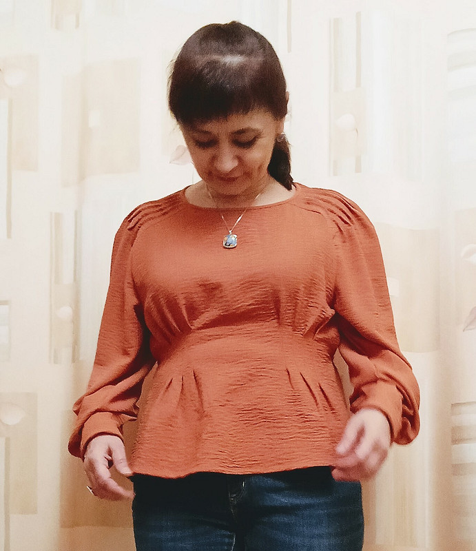 Оранжевая блузка от Моника