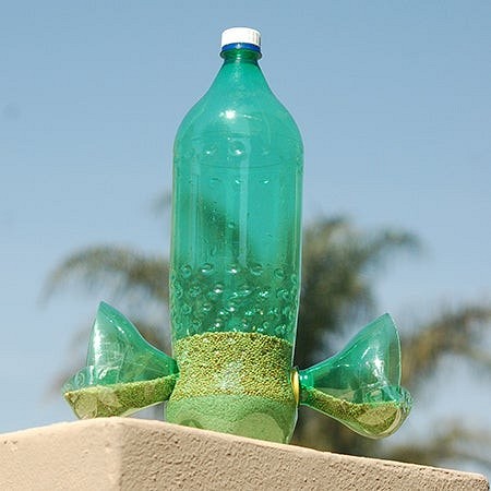 Кормушка для птиц из пластиковой бутылки: фото, инструкции