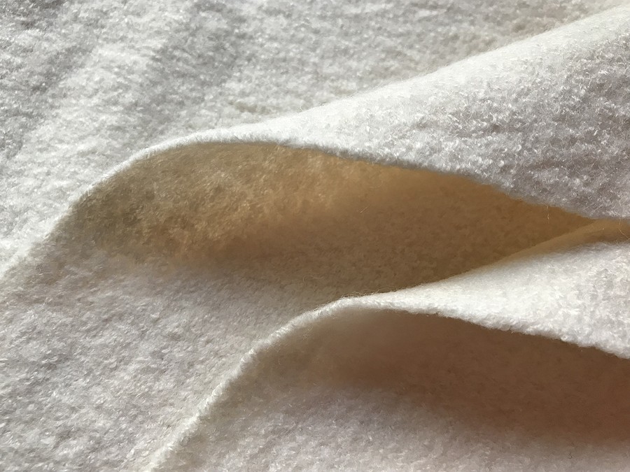 Пальтовые ткани: основные виды и их особенности