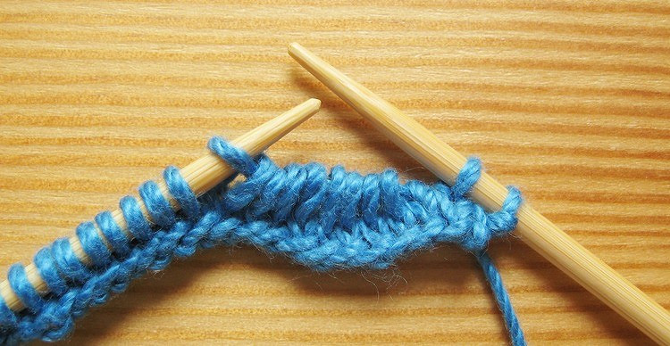 Как сделать наборный край с ажурными фестонами при вязании на спицах: мастер-класс