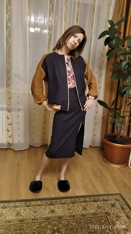 Весенний комплект: юбка и бомбер от Лариса Тишакова