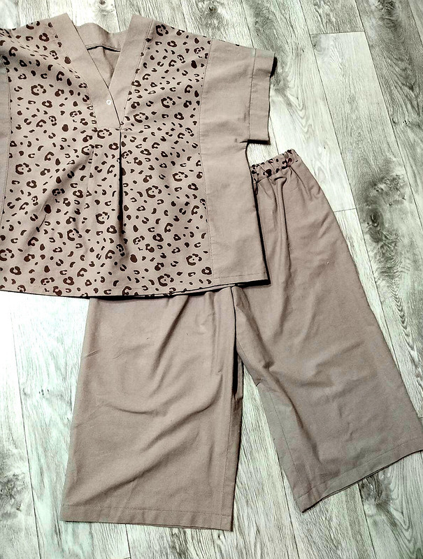 Костюм для мамы: блузка и брюки от Наталья Аб.