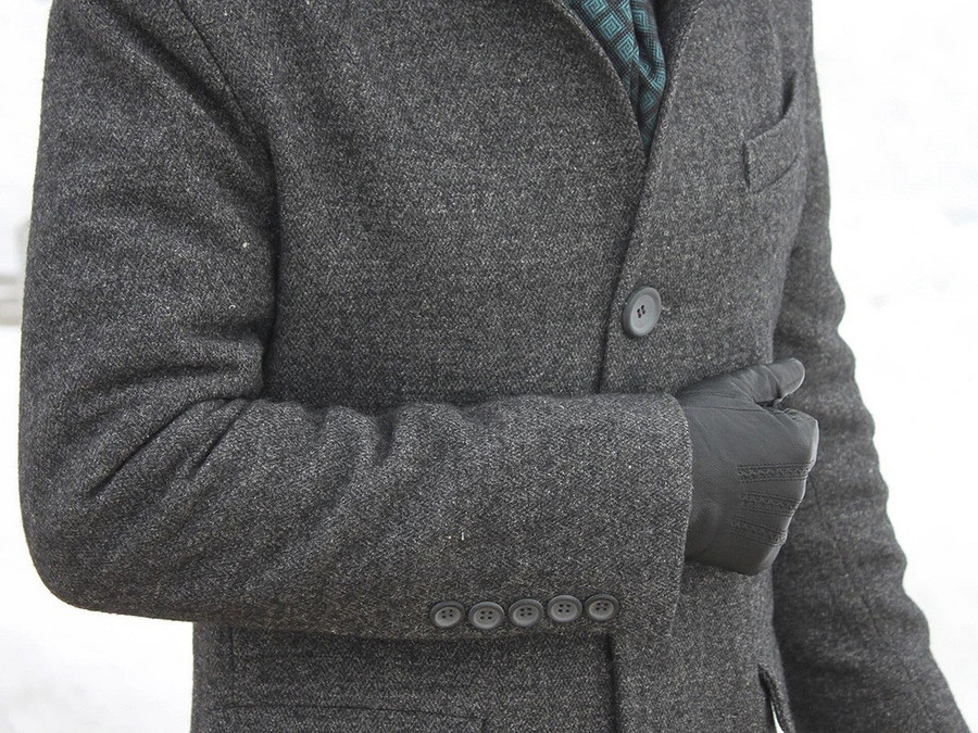 Шлица на мужском пальто на какую сторону