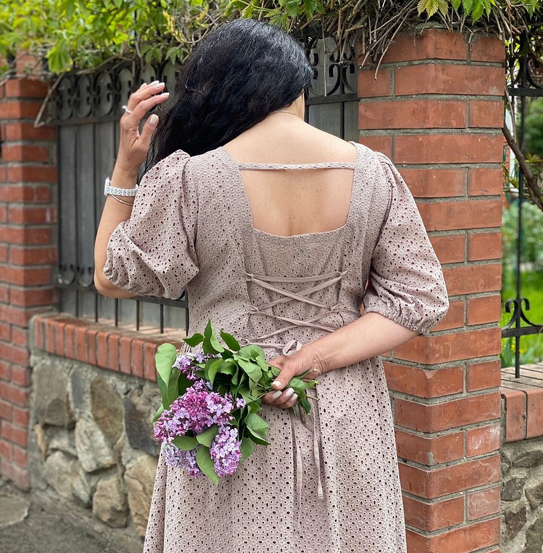 Платье из шитья цвета тауп от GalinaRodikova