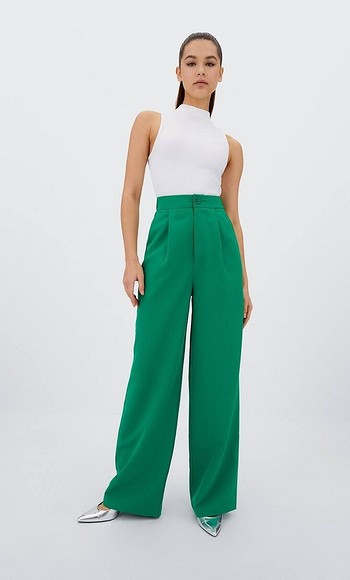 С какими цветами сочетать зеленые брюки?