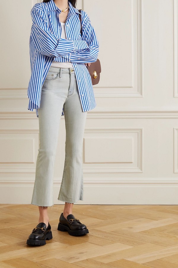 С чем носить джинсы клеш 2023: модные советы с фото