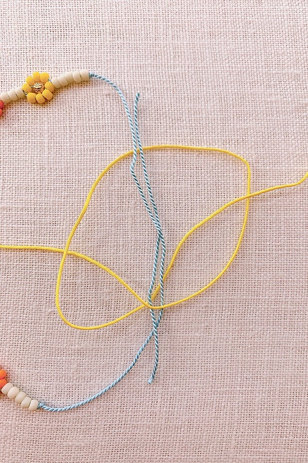 Браслеты из бисера своими руками: схемы плетения фенечек для начинающих