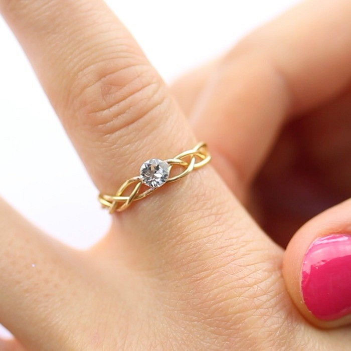 Необычное помолвочное кольцо