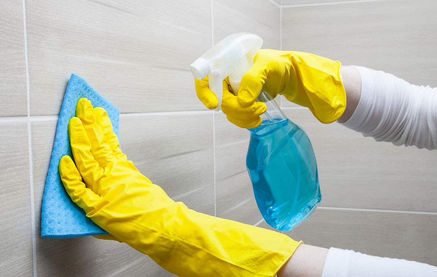 Чем отмыть плитку в ванной: 7 простых шагов для удаления разных загрязнений