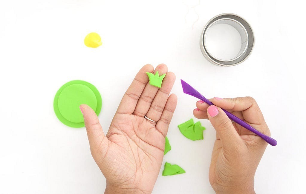 28 простых поделок из пластилина, которые по силам даже ребёнку