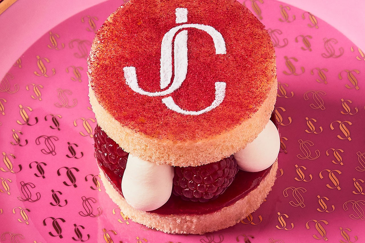 Жизнь в розовом цвете: Jimmy Choo открыл кафе в Лондоне — BurdaStyle.ru