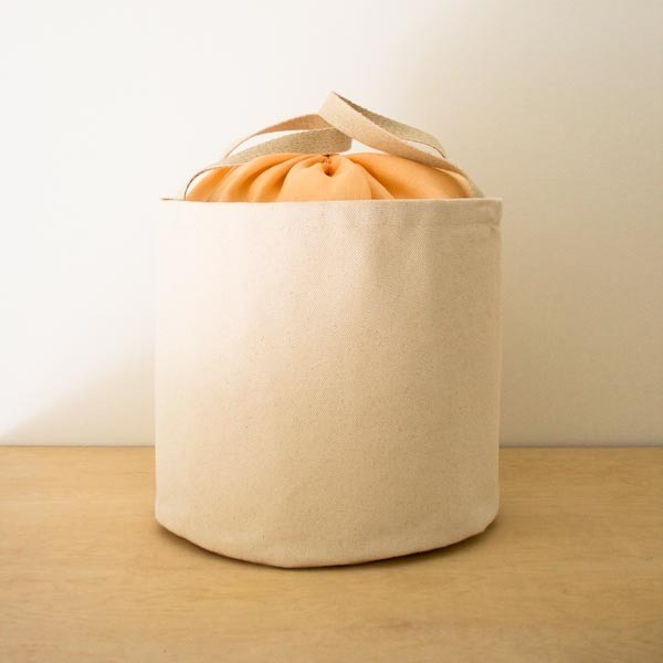 Модный аксессуар своими руками: как сшить модную сумку в виде цилиндра из натуральной кожи
