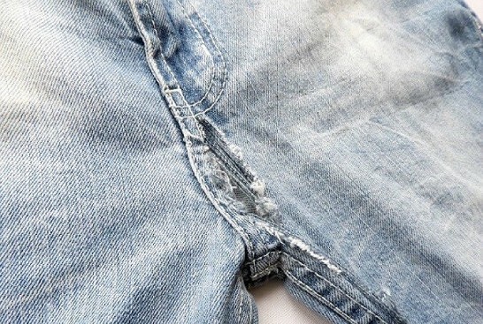 Как красиво зашить дырку на джинсах: штопая и ставя латку