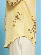 Блузка приталенного силуэта вид сбоку