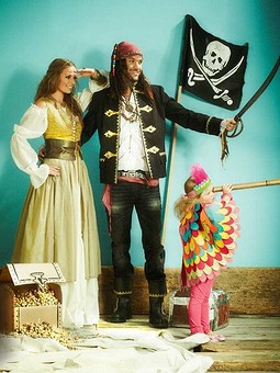 Маскарадный костюм Пиратки №141