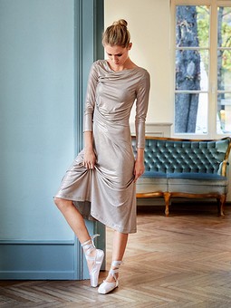 Платье с расклешенной юбкой №116 B — выкройка из Burda 3/2019