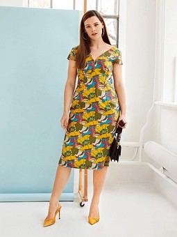 Платье-футляр с декольте №413 — выкройка из Burda. Мода для полных 1/2021