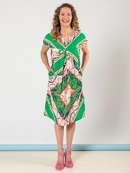 Платье с глубокой встречной складкой спереди №21 — выкройка из Knipmode Fashionstyle 9/2021