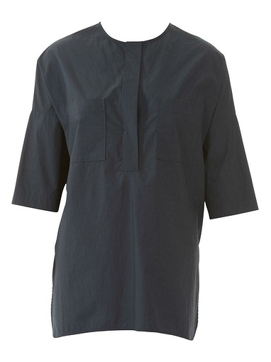 Блуза с низкими проймами и брюки на эластичном поясе