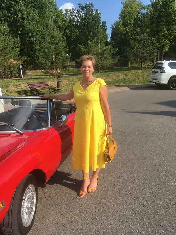 Жёлтое платье из шитья на свадьбу в итальянском стиле от Светлана  Подлипная