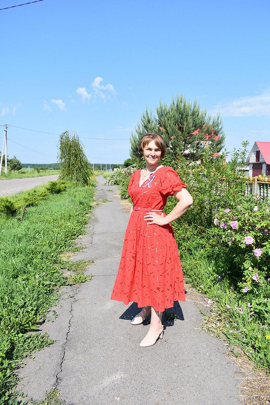 Платье из красного шитья от mamaEva