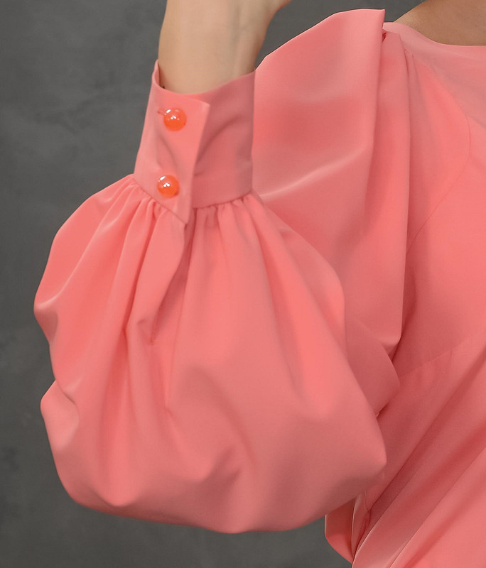 Блузка с фигурными проймами от Юлия Прокофьева
