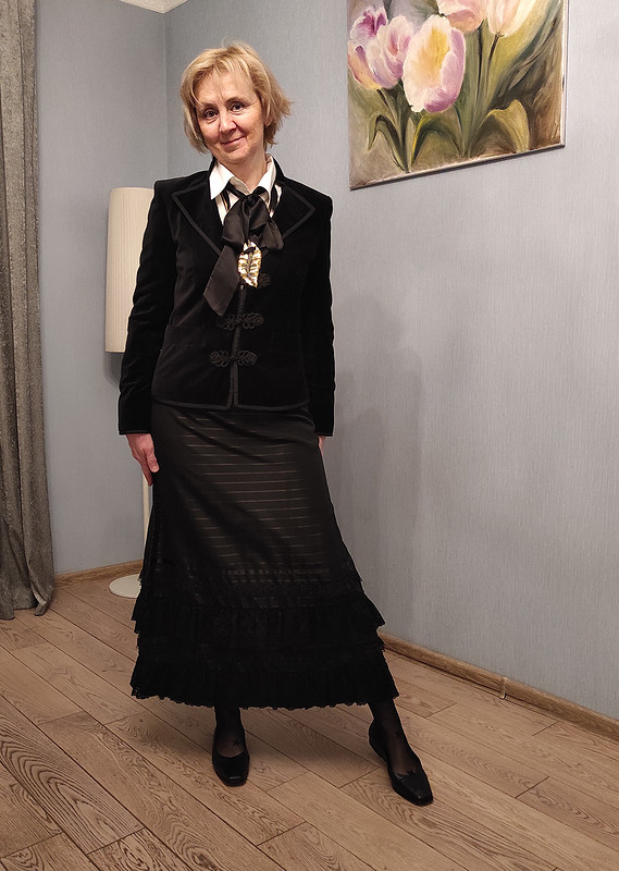 Магия чёрного: две юбки от Vikkilevit