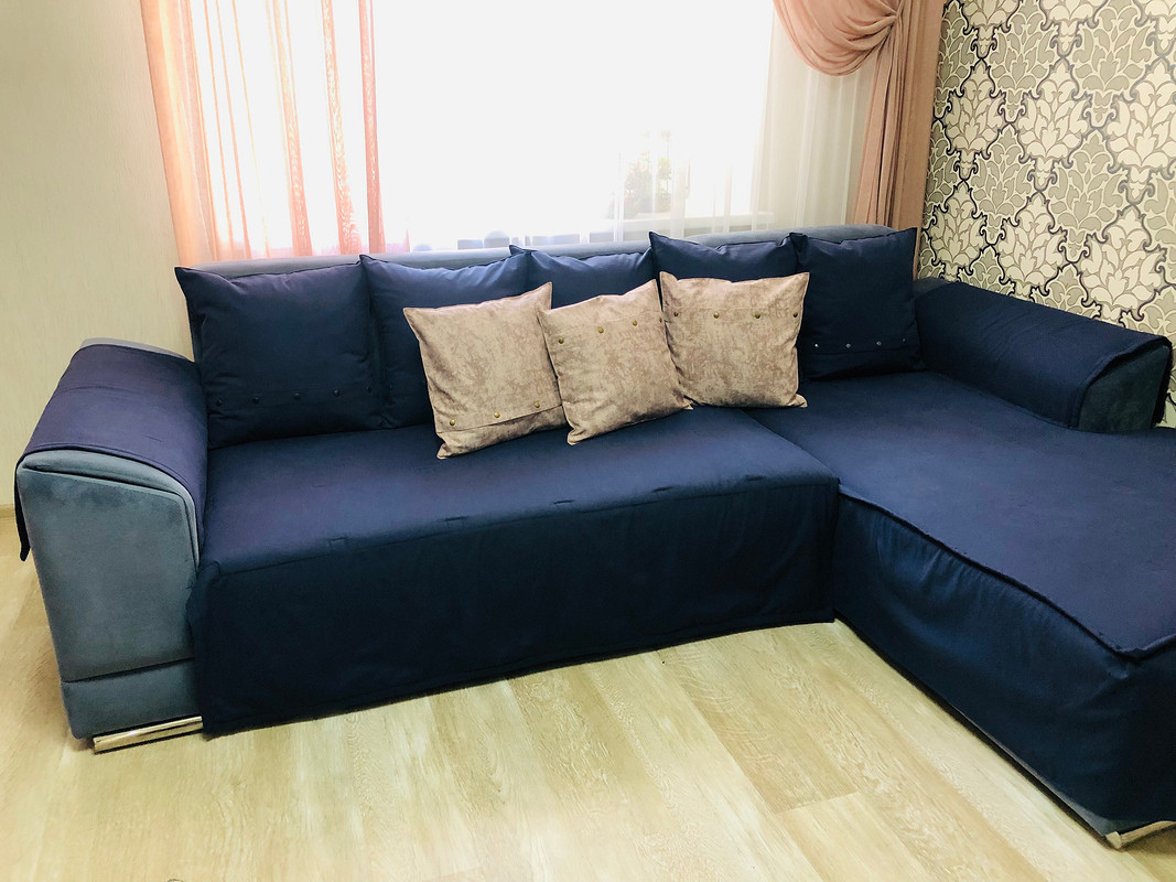 Комплект накидок и подушек для дивана «Глубокий синий» от Julietta Vizer