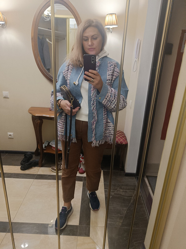 Джинсовая куртка и хлопковые брюки для отпуска от Olga Shipulina