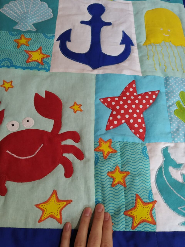 Детское одеяло в стиле пэчворк от Daria