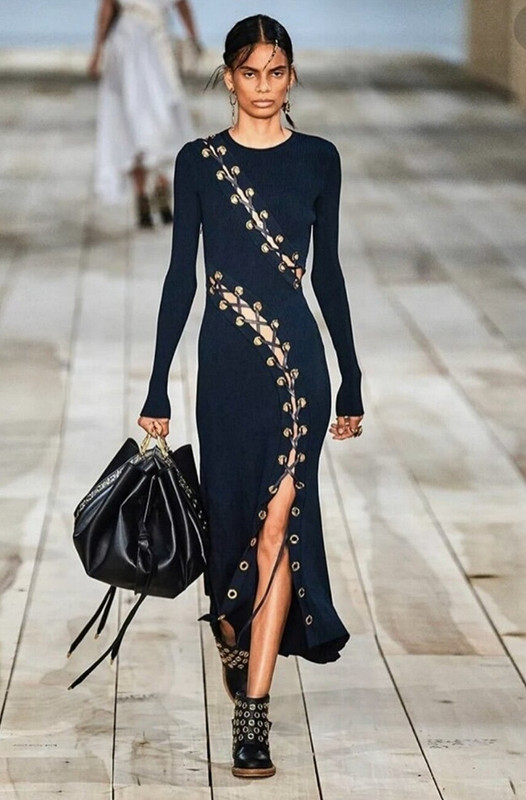 Платье по вдохновению Alexander McQueen от Vikkilevit