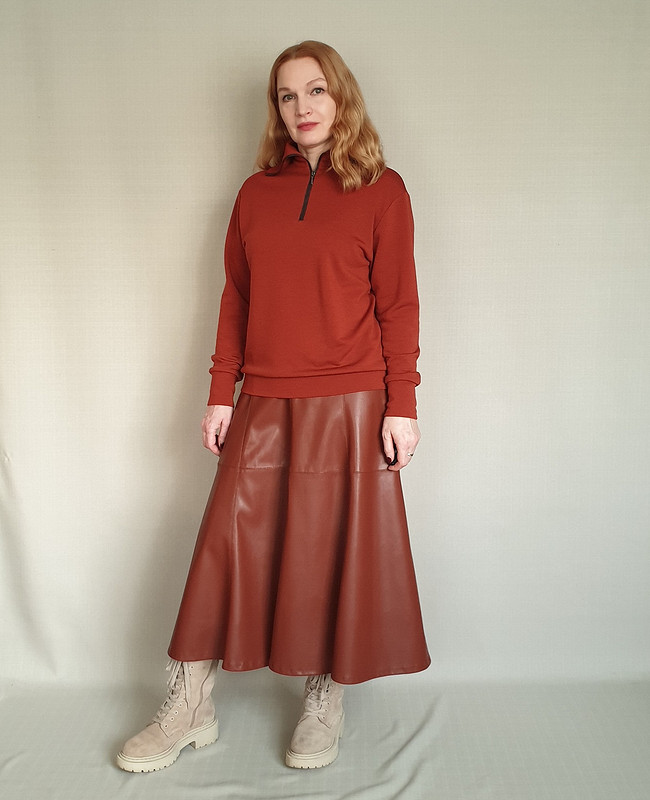 Комплект в природных красках: юбка и пуловер от Elena Leo