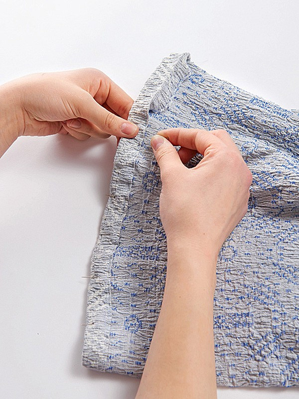 Для тех, кто не умеет шить: как создать платье за 5 минут