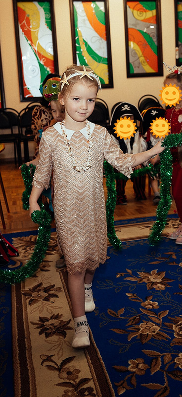 Праздничное нарядное детское платье на новый год утренник
