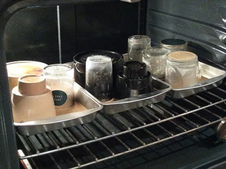 Как очистить стаканы и банки от свечей для повторного использования: мастер-класс