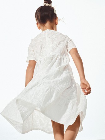 Модель многоярусного платья для девочки спинка