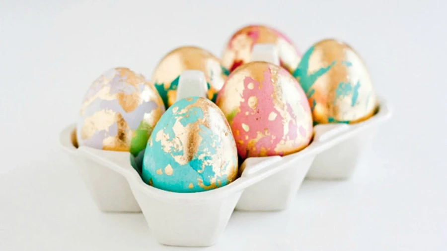 Пасхальные яйца с золотым декором