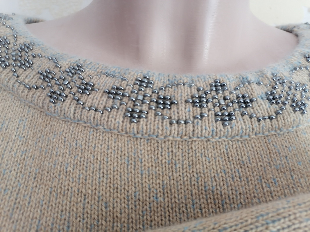 Пуловер с ввязаным бисером от    Светлана Никонова