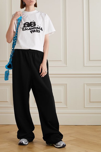 Фото: Balenciaga<br>Модные брюки 2023 года: 10 главных трендов