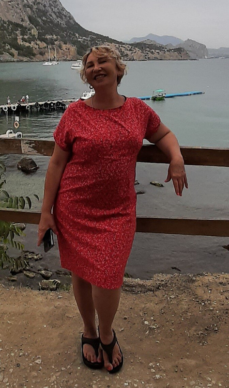 Красное пляжное платье от Люси