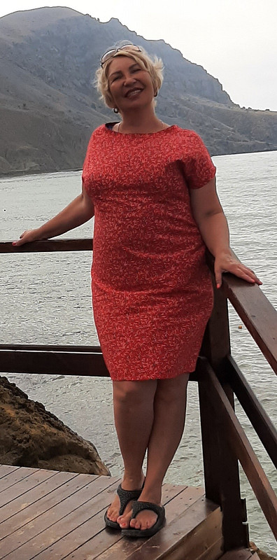 Красное пляжное платье от Люси