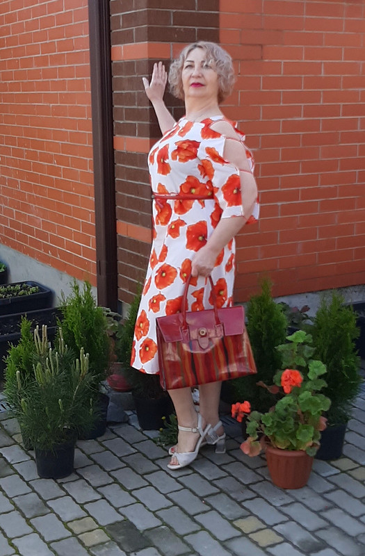 Платье с цветами от Люси