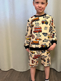 Работа с названием Костюм из футера двухнитки для сына: свитшот и шорты