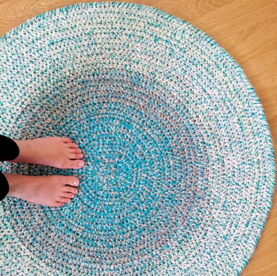 Коврик своими руками (80 фото): изготовление коврика из старых ниток и лоскутов ткани